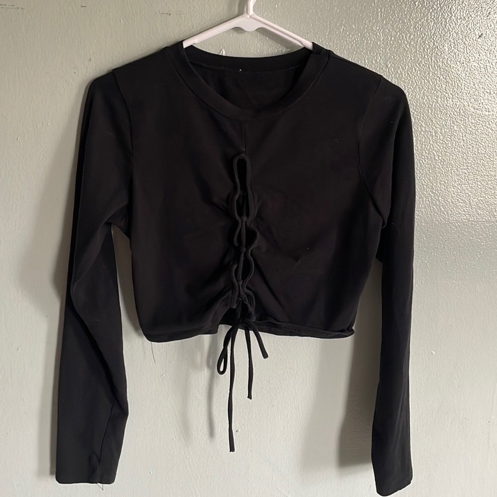Black, long sleeve crop top